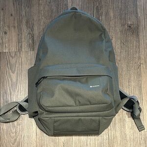NWOT lululemon Command the Day Backpack